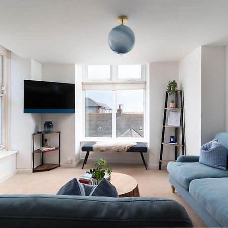 Apres Beach Apartment Sleeps 4 Penzance Buitenkant foto