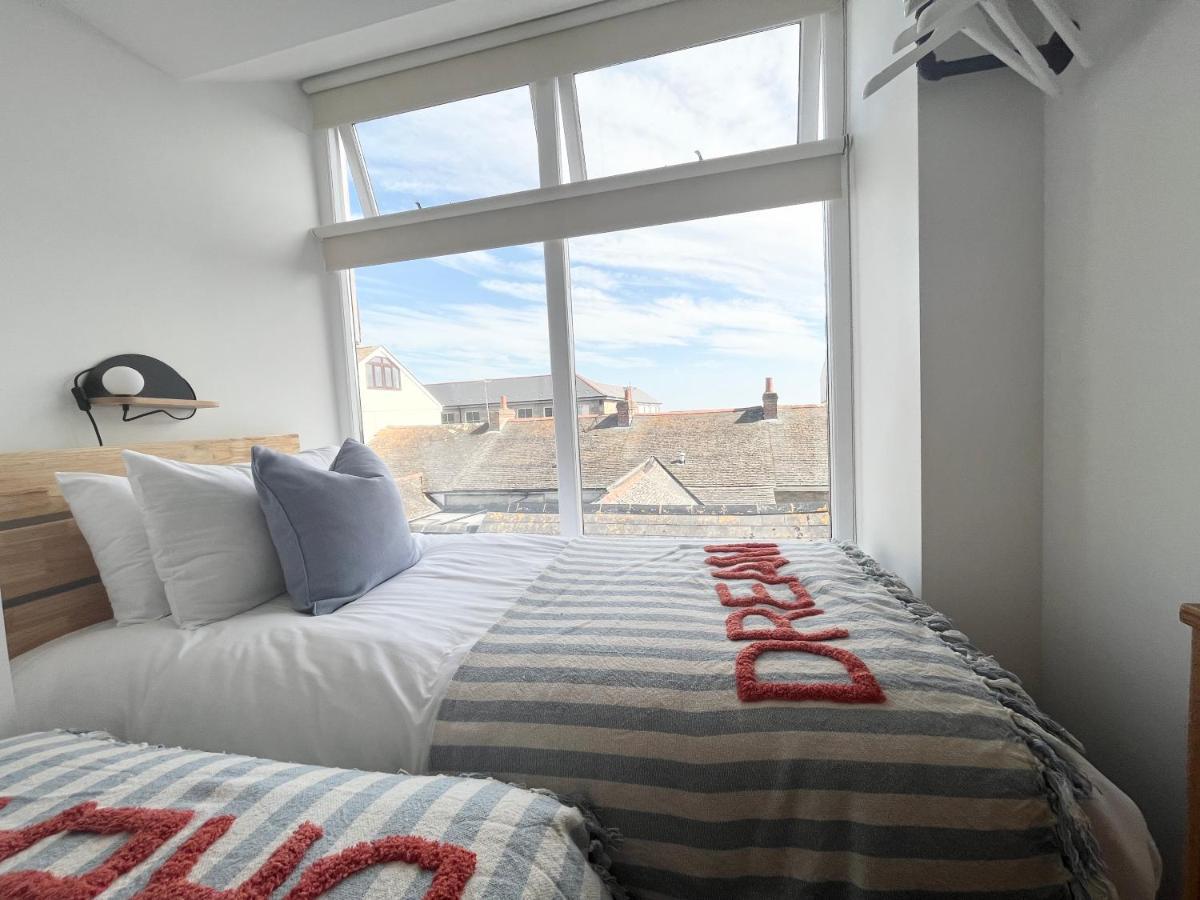 Apres Beach Apartment Sleeps 4 Penzance Buitenkant foto