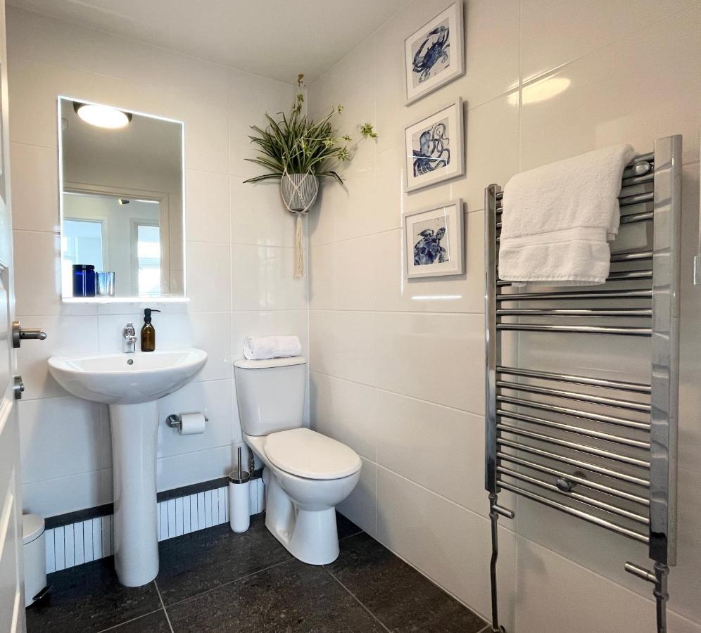 Apres Beach Apartment Sleeps 4 Penzance Buitenkant foto