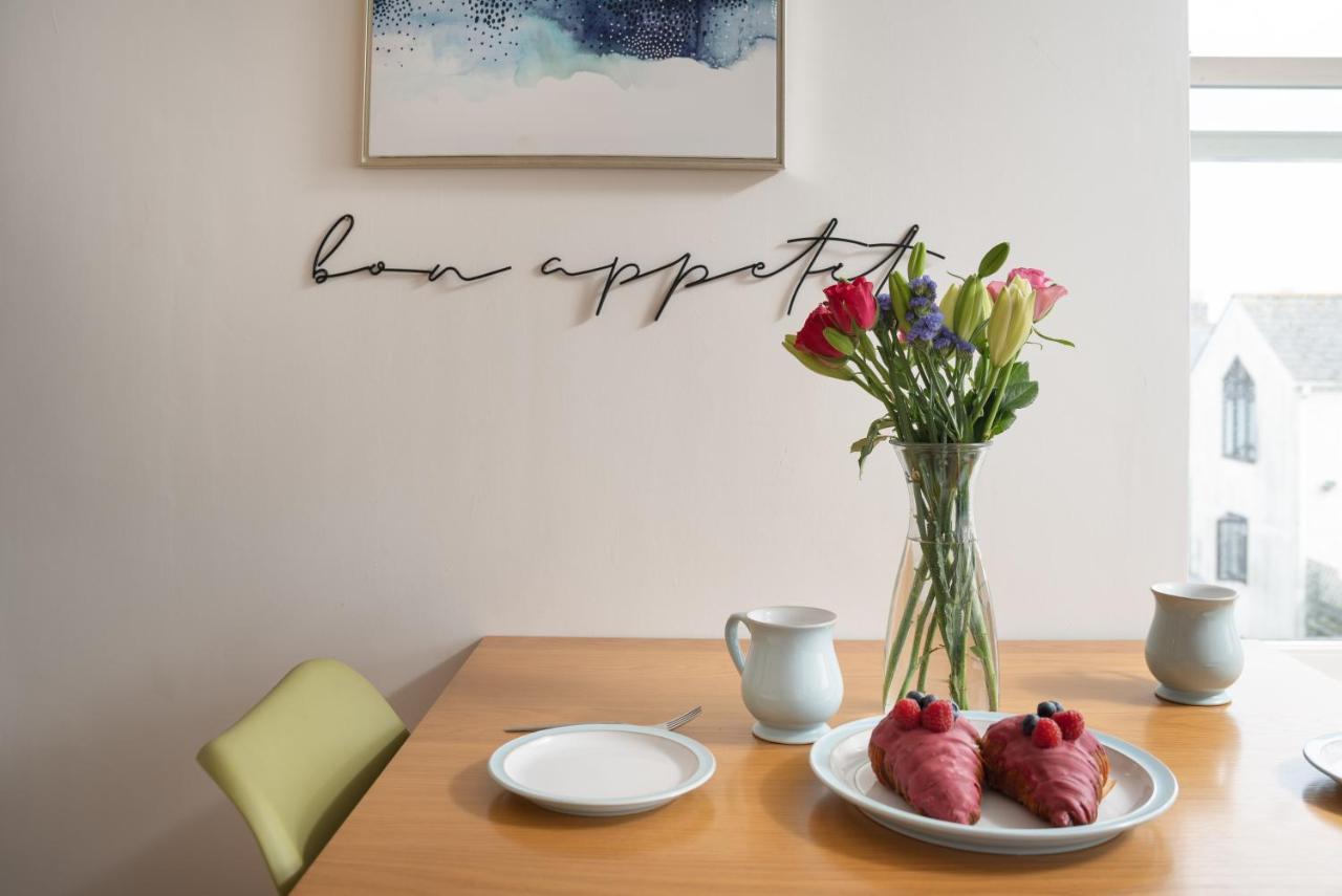 Apres Beach Apartment Sleeps 4 Penzance Buitenkant foto