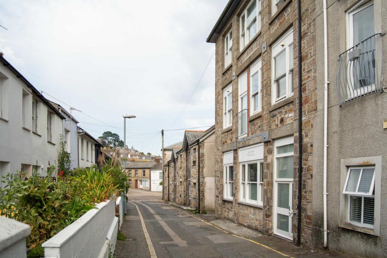 Apres Beach Apartment Sleeps 4 Penzance Buitenkant foto