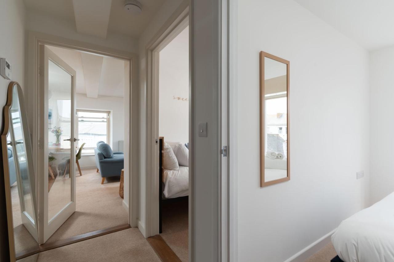 Apres Beach Apartment Sleeps 4 Penzance Buitenkant foto